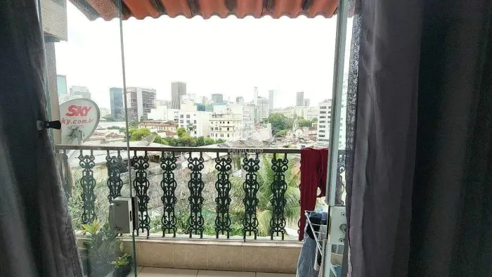 Casa de Vila no Centro do Rio de Janeiro à venda 5 quartos, frente, pronta para morar