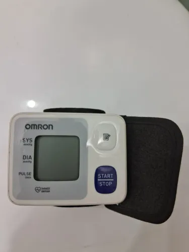 Medidor de pressão de pulso Omron