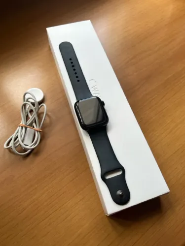 Apple Watch séries 7 45 mm - saúde bateria 94%