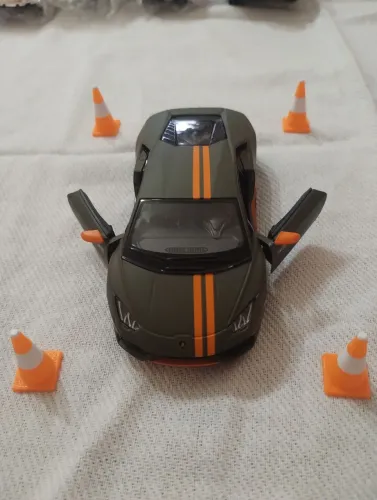 Miniatura Lamborghini Fricção Huracan 610-4 Avio - Verde 12cm Comprimento