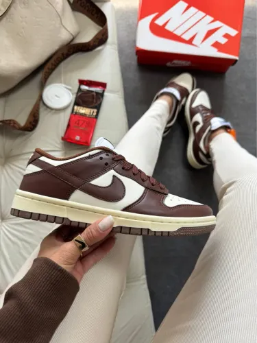 tênis nike marrom
