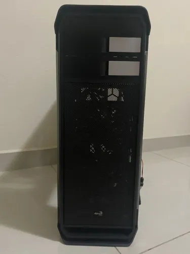 Gabinete Gamer Mid Tower AERO-500 Aerocool