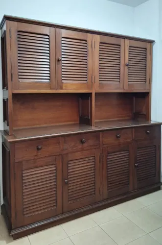 Armário de Mogno Maciço
