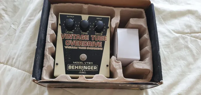 Vintage Tube Overdrive Behringer VT911