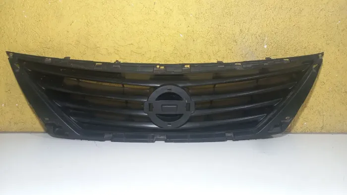 Grade Dianteira Nissan Versa 2011 2012 2013 2014 original 