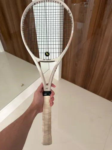 Raquete Yonex Vcore 98- Sand