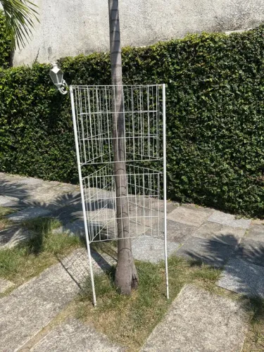 Suporte de proteção para plantas.