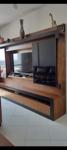 Estante para TV moderno com armários e prateleiras