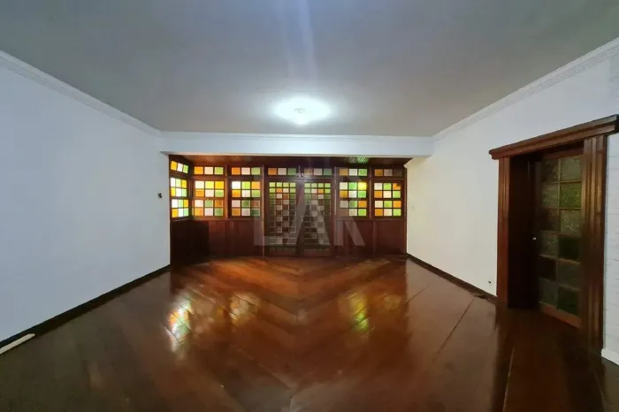 Casa à venda, 4 quartos, 1 vaga, Sagrada Família - Belo Horizonte/MG
