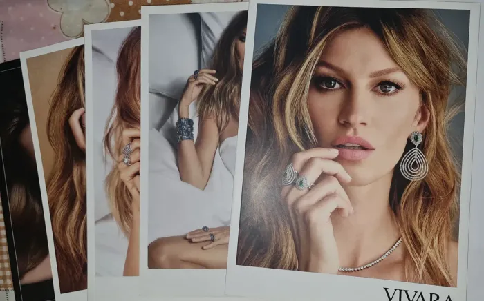Lote com 5 catálogos com Gisele Bündchen 