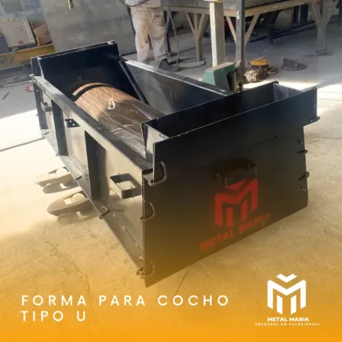 Forma metálica para cocho tipo U