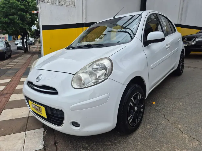 Nissan March S 1.0 16V Flex Fuel 5P 2014