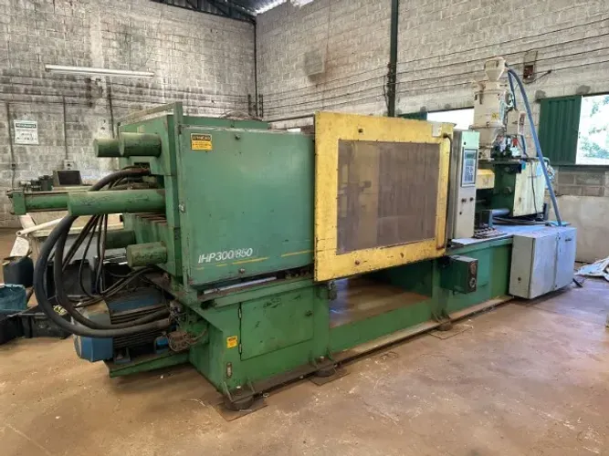 Injetora Oriente IHP 300/850