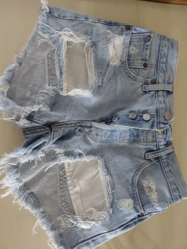Short levis 