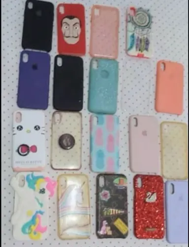 Vende-se 19 Capinhas de IPhone X. R$ 25,00
