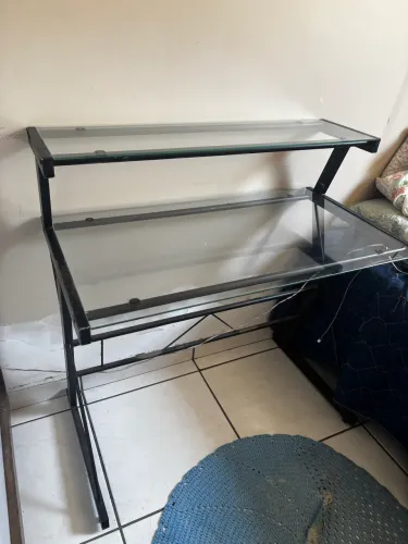 Mesinha de vidro quarto