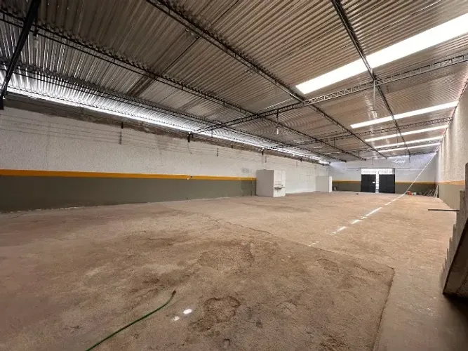 VENDO 2 GALPÕES NO PRADO 22X50 m PROXIMO A PECUARIA E MIX MATHEUS