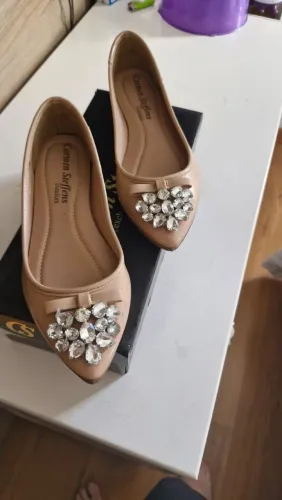 Sapatilha Carmen Steffens Bege com Detalhes