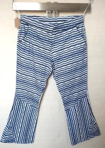 Calça feminina marca Le Lis Blanc em algodão e elastano, tamanho 46, azul marinho e branco