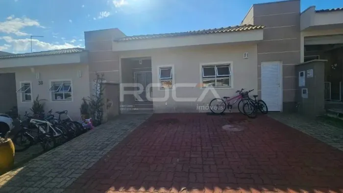 Casa à venda em condomínio fechado no Loteamento Municipal São Carlos 3