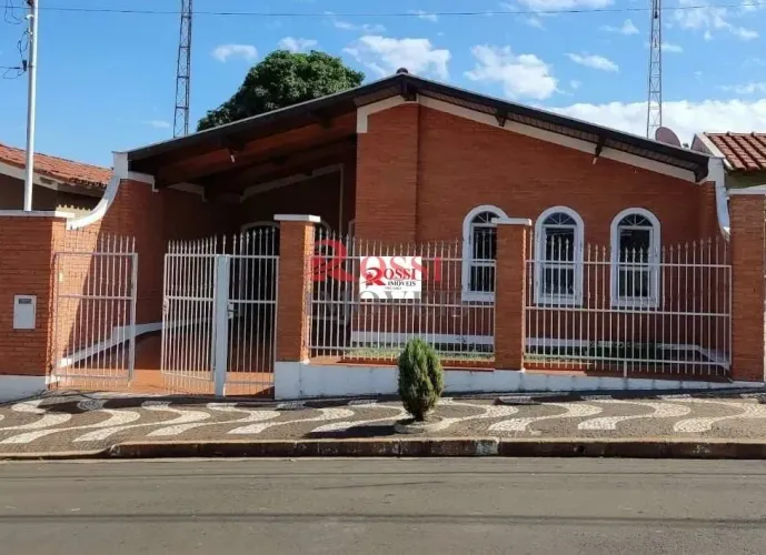 Venda de Casas / Padrão na cidade de CORDEIROPOLIS