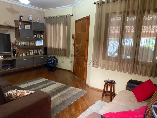 Casa Sobrado - Vista Linda - 3 Dormitórios - 136m².