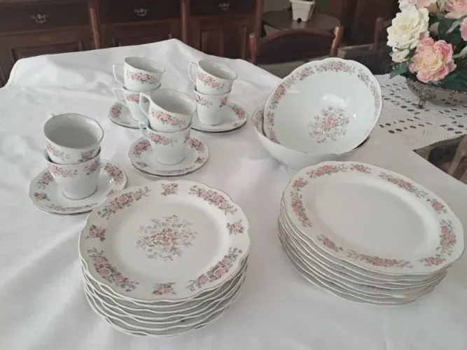 Aparelho de jantar e cafe