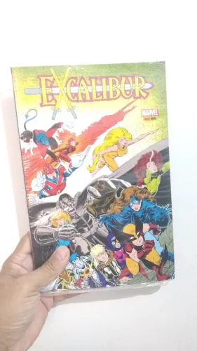 EXCALIBUR- A ESPADA DE DOIS GUMES.