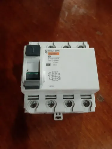 Disjuntor Modular Merlin Gerin Multi 9 ID 40A