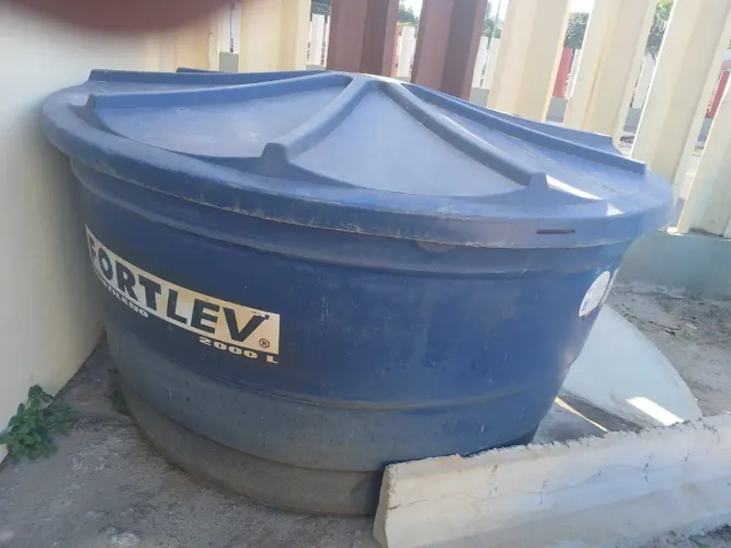Vendo caixa d'água fortlev 2mil litros