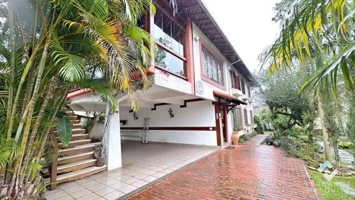 Espetacular Casa com 7 Quartos, Piscina e Lago com Carpas  Carlos Guinle (Granja Comary)