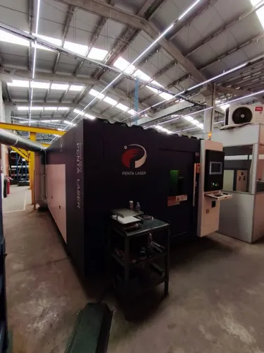 Máquina Laser Fibra 4kW Penta Laser Awing 3015 - Completa - 2020