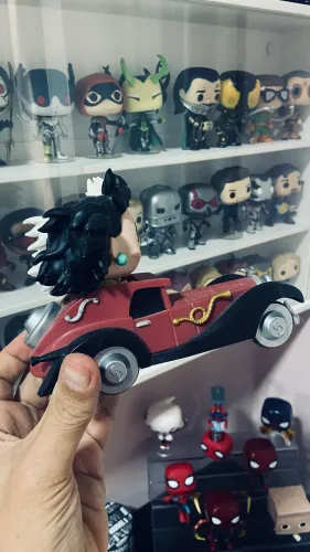 Funko POP Cruella in car 61 exclusivo