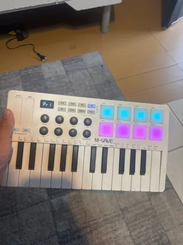 M-VAVE VEDO Teclado controlador MIDI com 8 pads de bateria retro Bluetooth, 8 botões