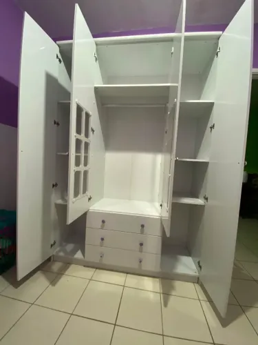 Guarda roupa infantil