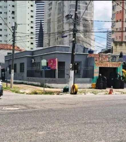 Esquina vendo 10x23 na Rua Curuçá com Pombal, próx. a Praça Brasil e TRT8.