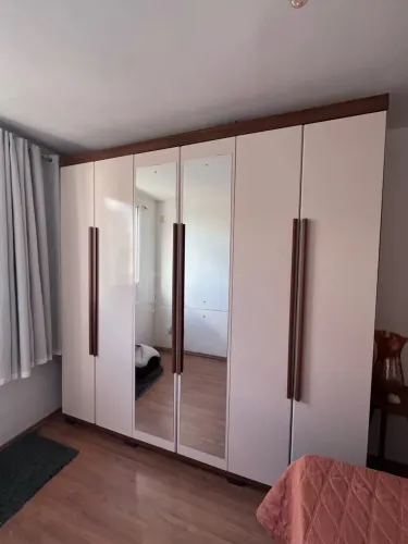 Guarda roupa/ roupeiro casal 6 portas com espelho 