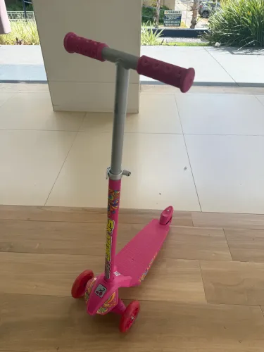 Patinete Infantil Bandeirante Skatenet Max Pink LED - Excelente Estado