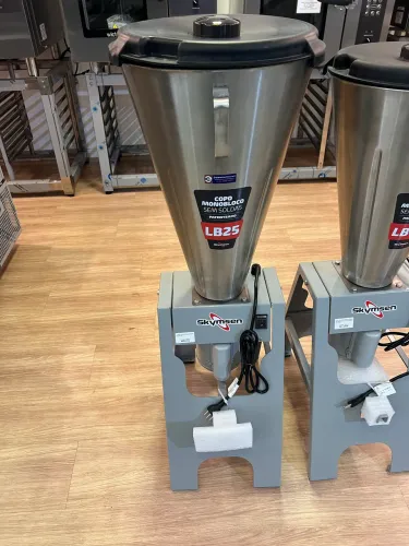 Liquidificador basculante 25 litros novo pronta entrega