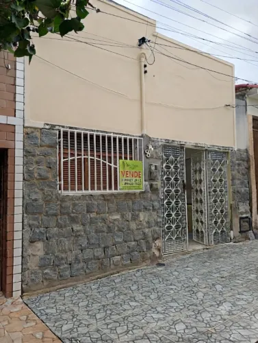 Casa Bem Localizada Ótima para Morar ou Comércio em Currais Novos