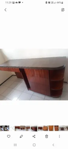 Mesa de escritório de madeira@