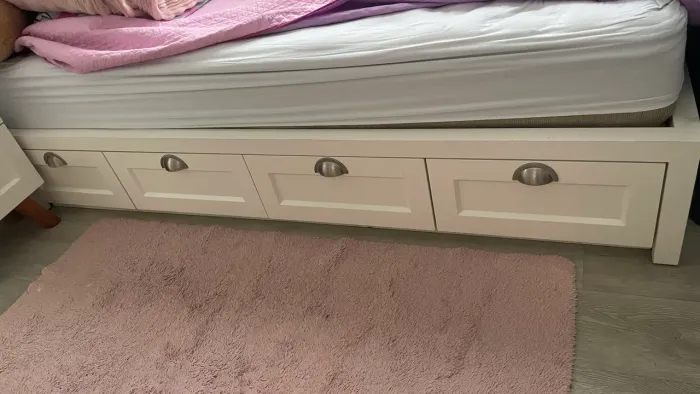 Base de cama de solteiro
