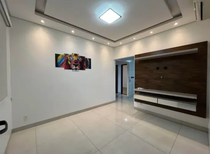 Vendo casa em glória (entrada20 mil)
