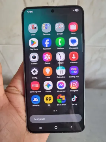 Samsung Galaxy S22 8GB RAM 256GB - muito conservado