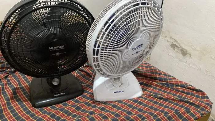 Vendo dois ventiladores para retirada de peças