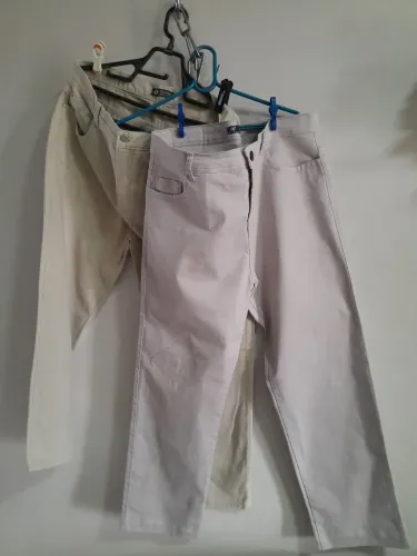 Calça masculina em sarja