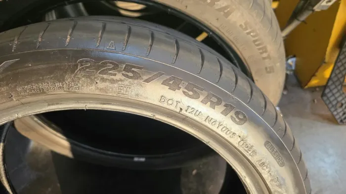 Pneus 225 / 45 R19