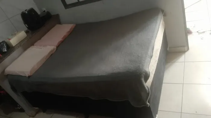 Quero vender uma cama de casal vai com colchão de casal de mola
