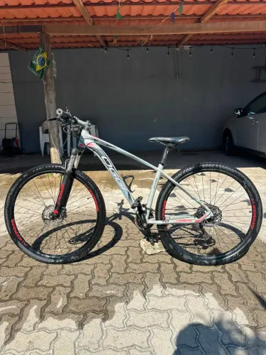 Bicicleta Oggi 7.0 Aro 29 - Shimano Hidráulico (Conservada/Nova)