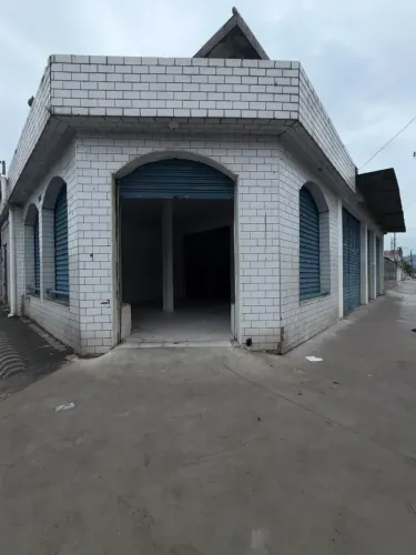 Imóvel para aluguel possui 100 metros quadrados em Parque São Vicente - São Vicente - SP